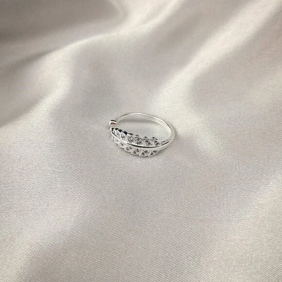 Zen Leaf Ring - Picture 2 of 5